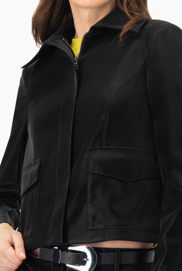 Chamarra corta negra