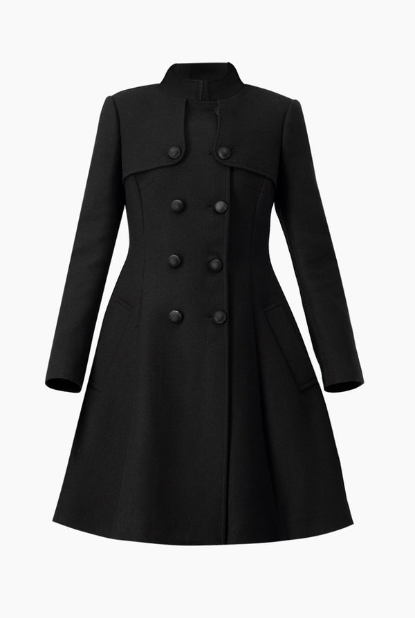 Abrigo negro con doble botonadura