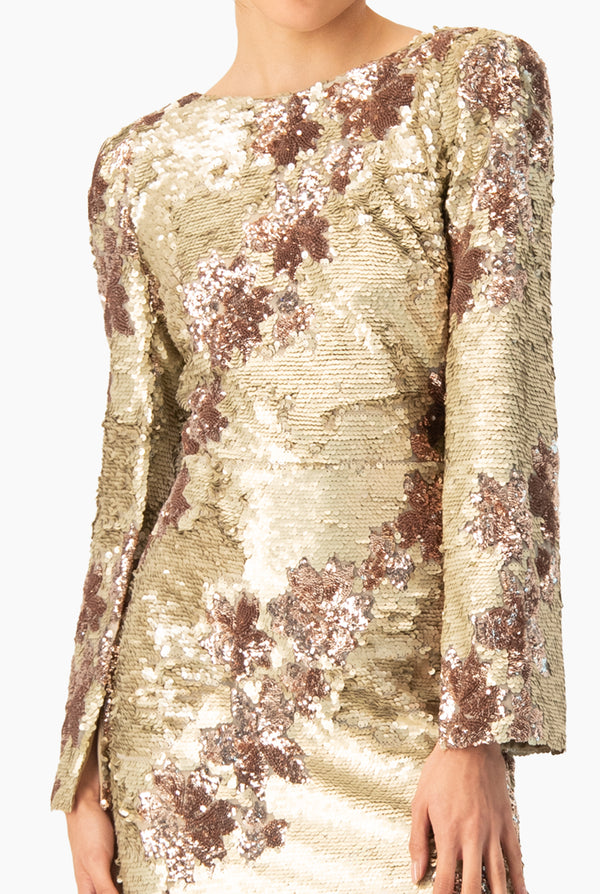 Vestido largo y espalda descubierta