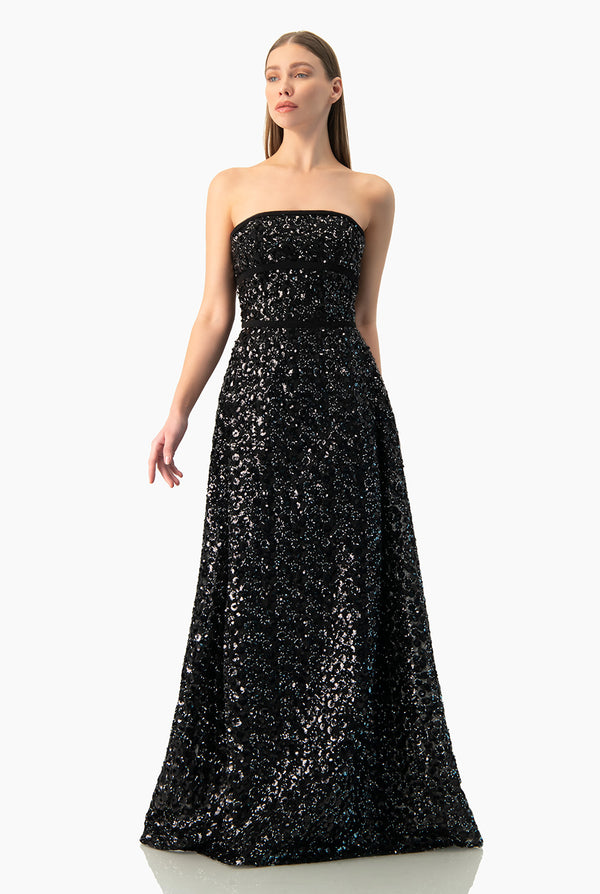 Vestido linea A strapless