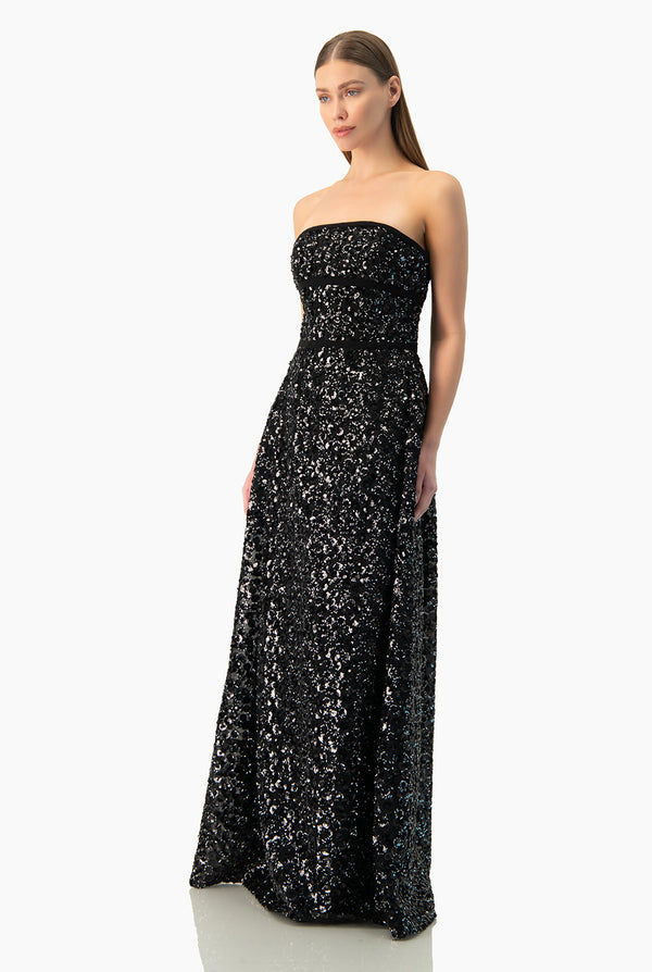 Vestido linea A strapless