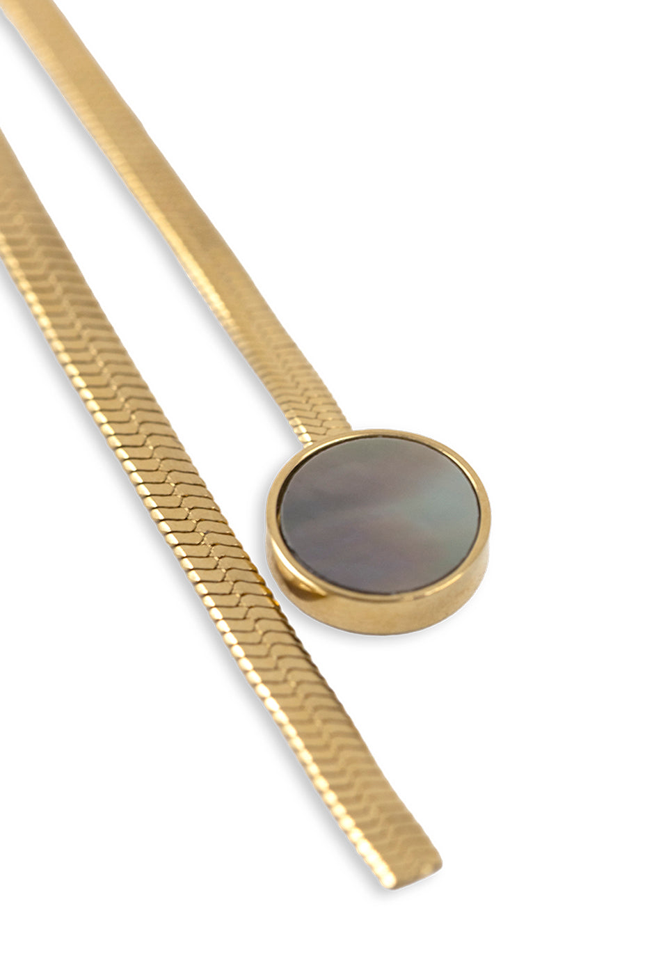 Aretes largos dorados con doble cadena y piedras