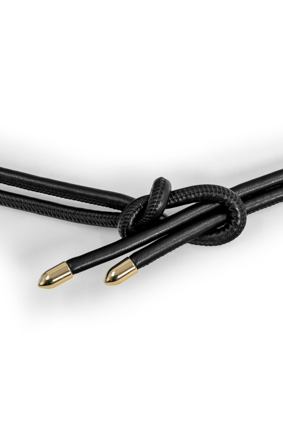 Cinturón delgado de ecopiel negro con extremos dorados