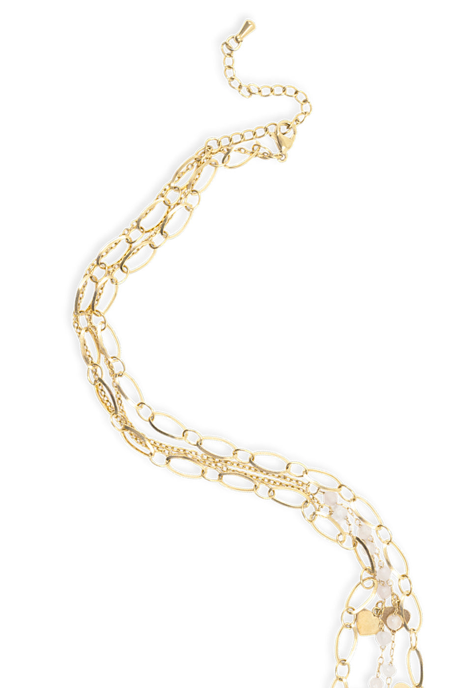 Collar de doble cadena dorada con dijes de corazones