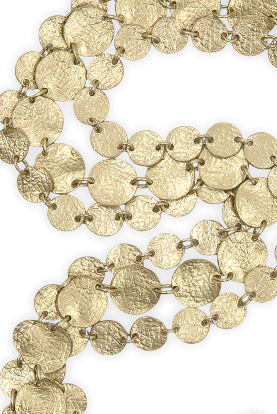 Collar de tres capas con monedas doradas y broche ajustable