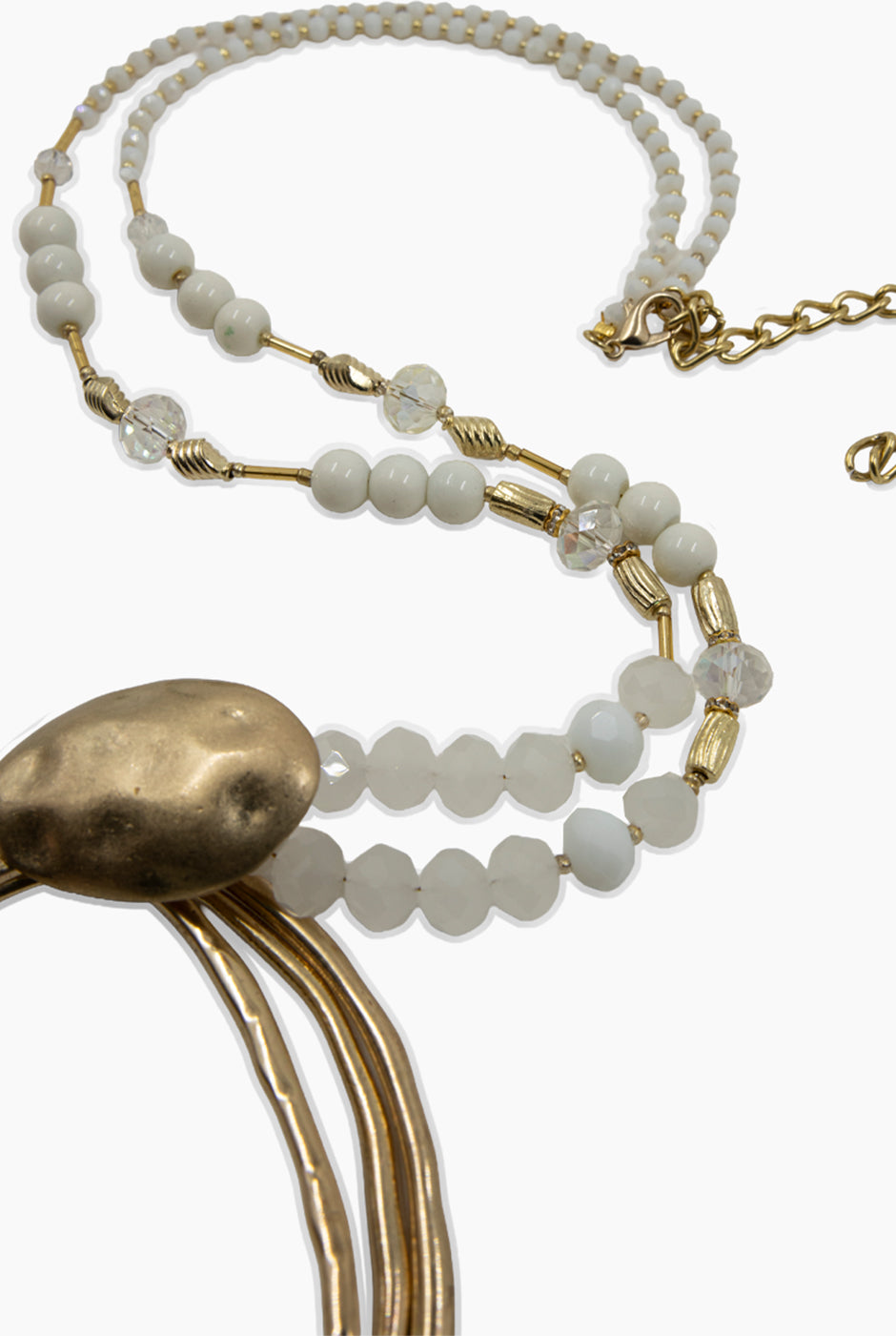 Collar Maxi Hoops con cuentas blancas y argollas doradas