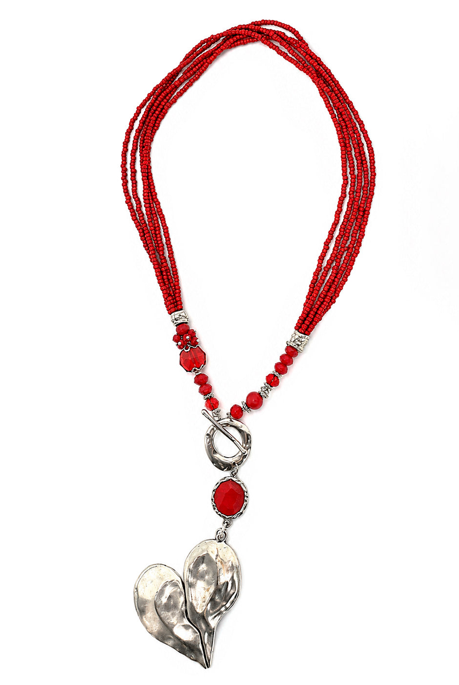 Collar lariat de cuentas rojas con colgante corazón metálico