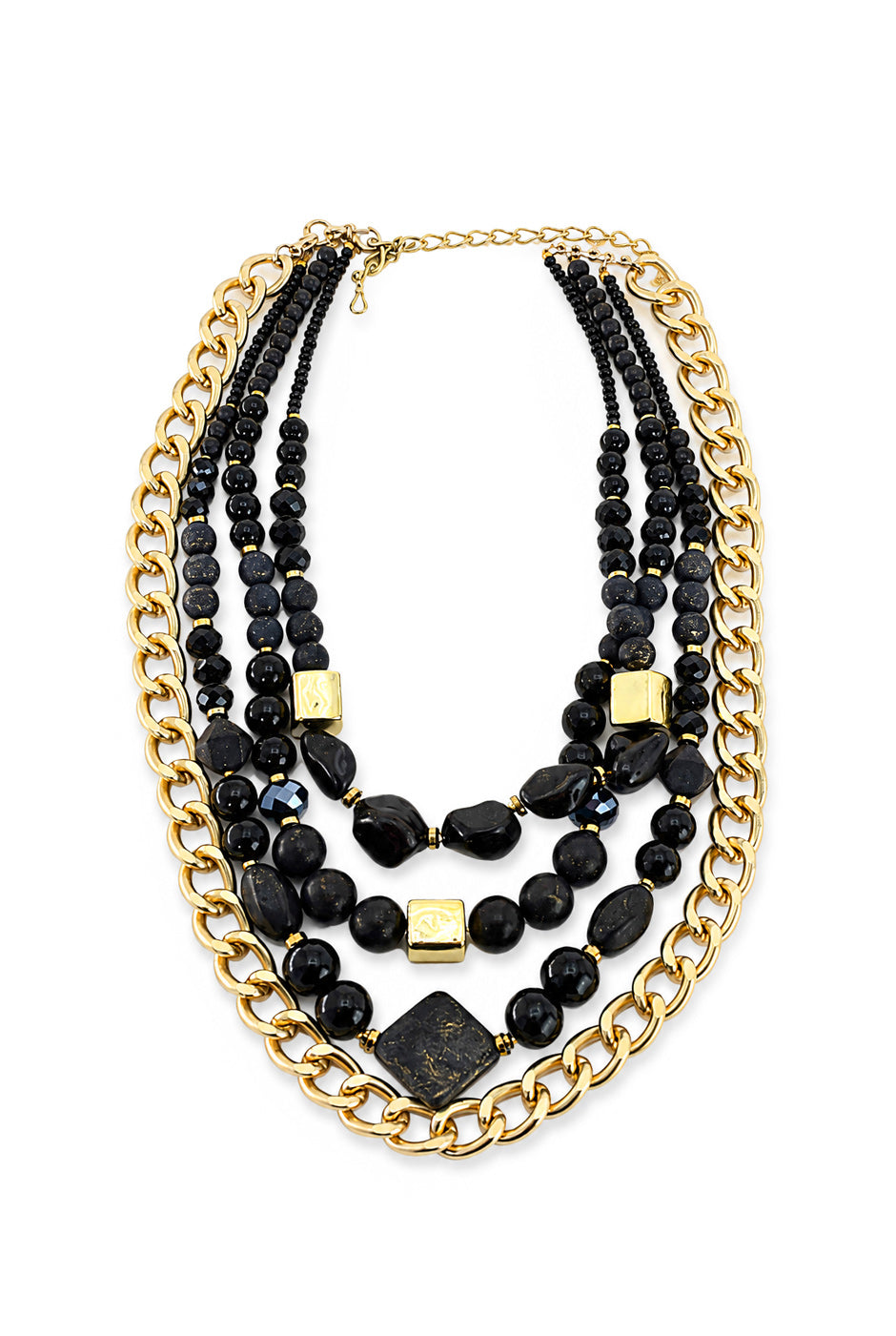 Collar de tres hilos con cuentas negras y cadena dorada