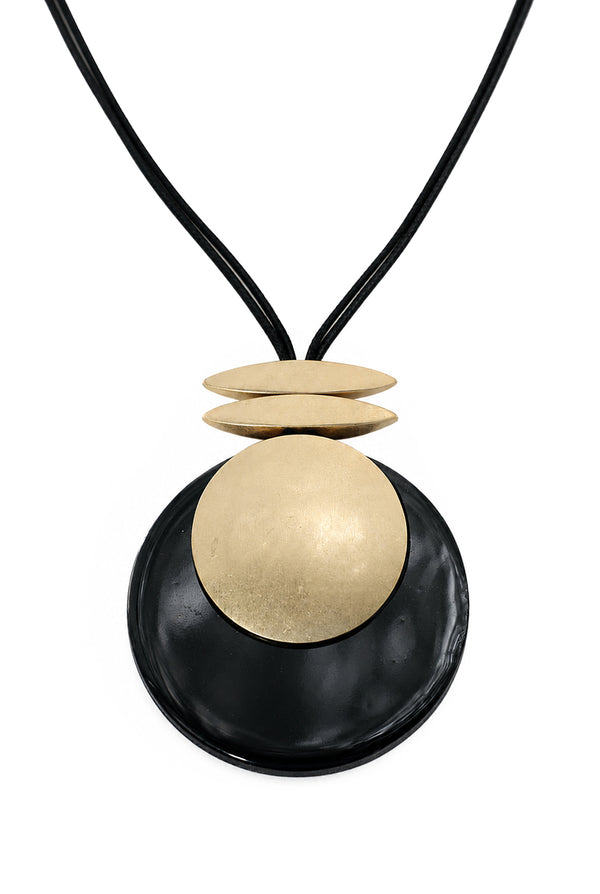 Collar Wood Medallion