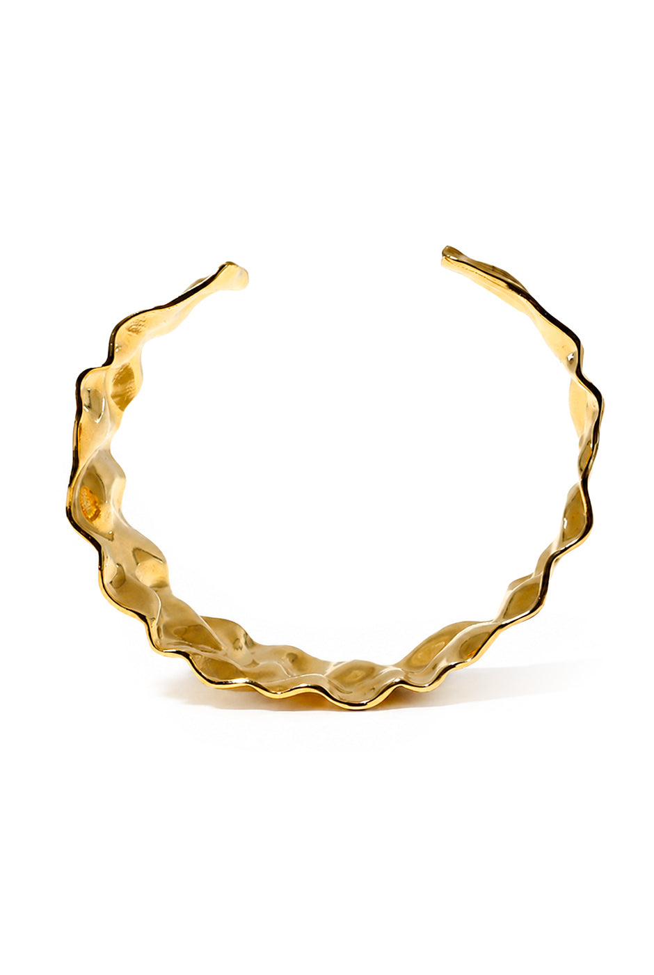 Brazalete dorado con diseño arrugado y ajustable