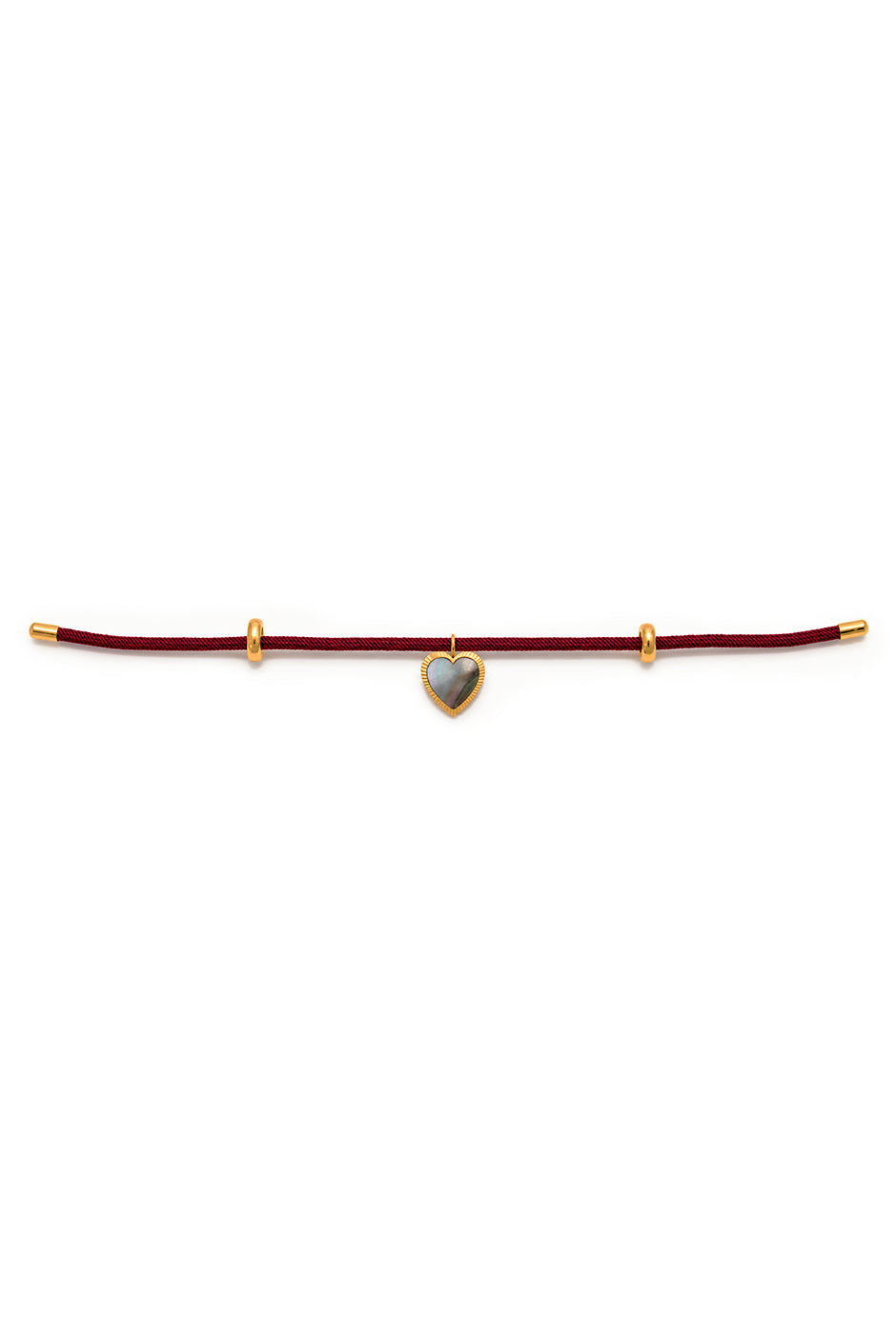 Brazalete de cordón vino con colgante de corazón y detalles metálicos