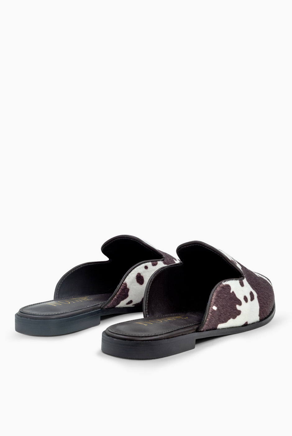 Chinela destalonada con estampado animal texturizado