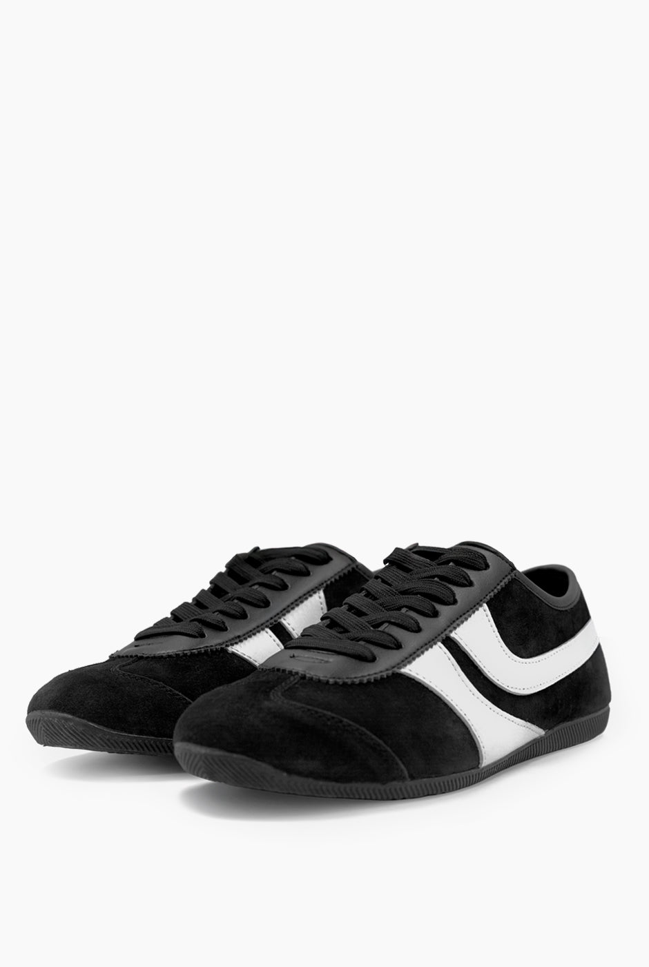 Sneakers Black & White de gamuza con franjas contrastantes