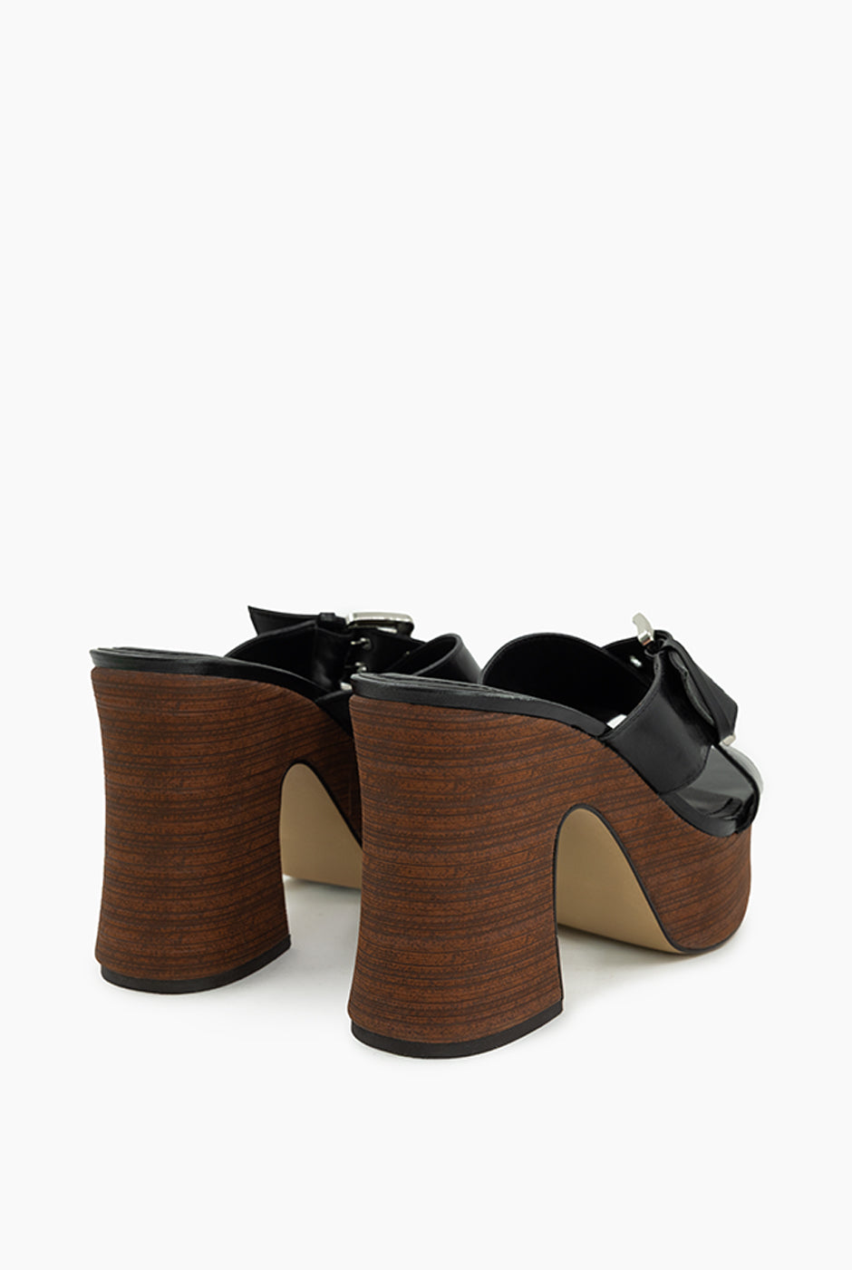 Sandalia Buckle Cinto con tacón de madera y cintas cruzadas