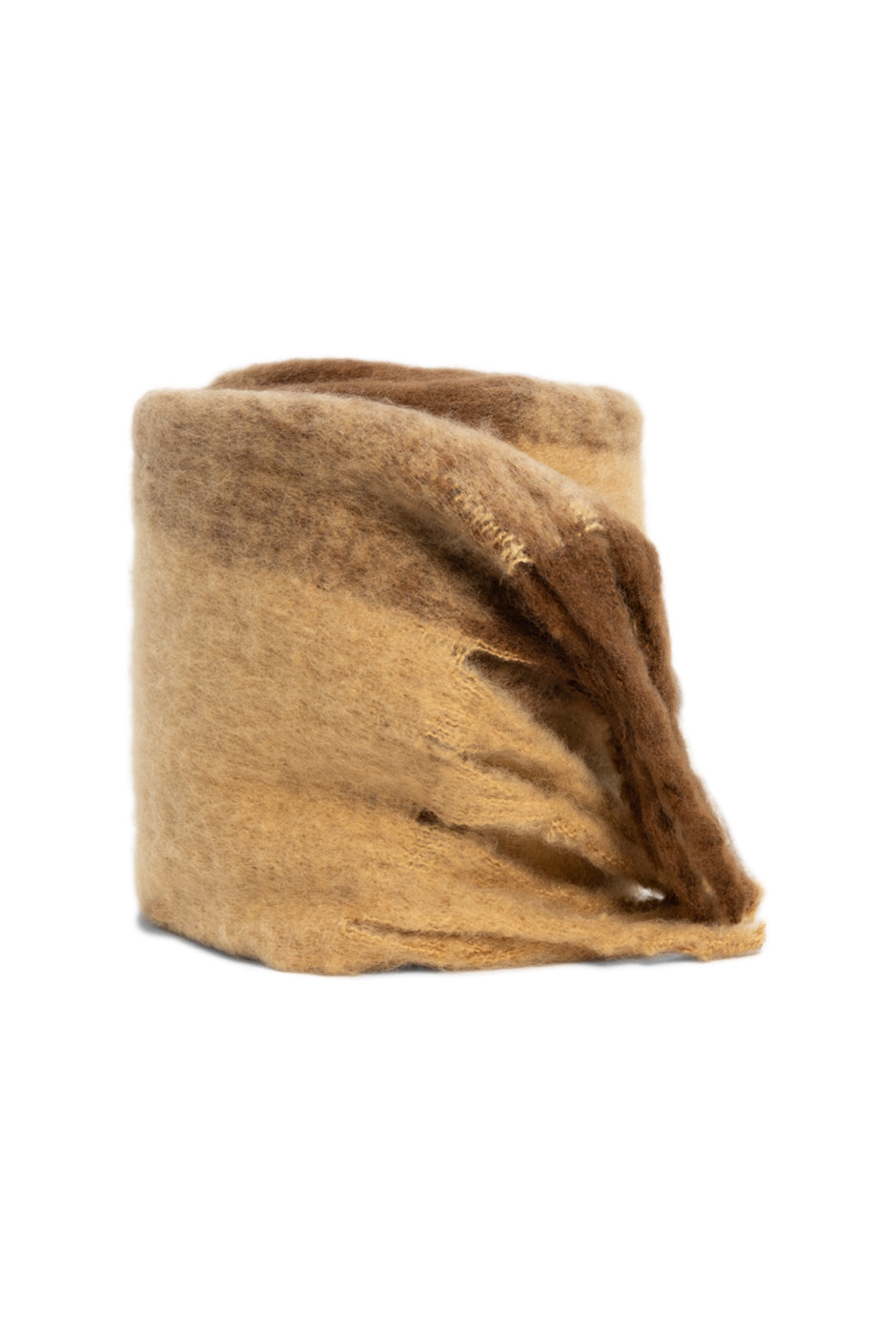 Bufanda café con estampado de cuadros y borlas en los extremos