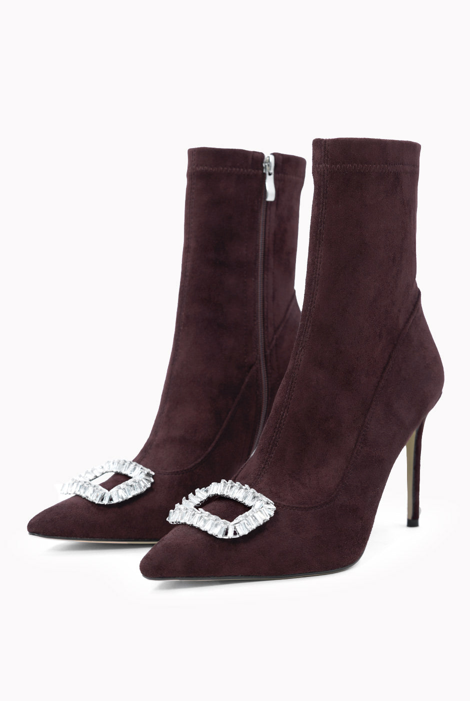 Botín Sock Suede vino con tacón stiletto y pedrería