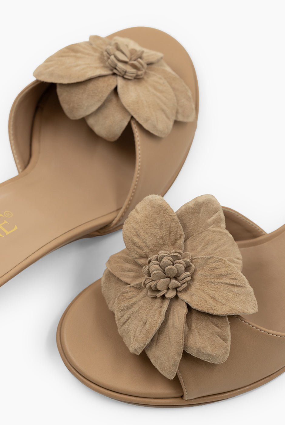 Sandalia Flor Suede