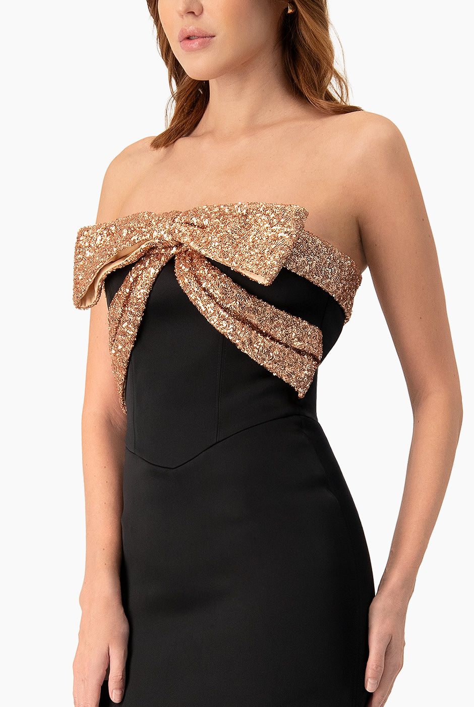 Vestido largo strapless con moño