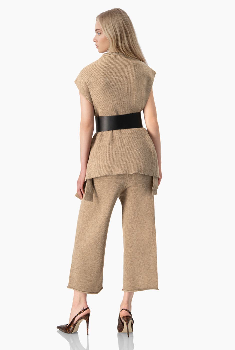 Set de chaleco beige de punto grueso con pantalón ancho