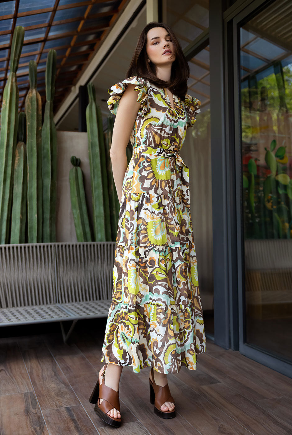 Vestido midi volantes en sisa